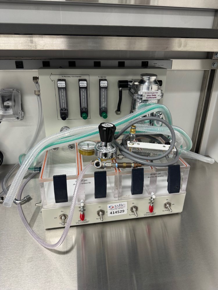 Image of VetEquip Impac6 Anesthesia System